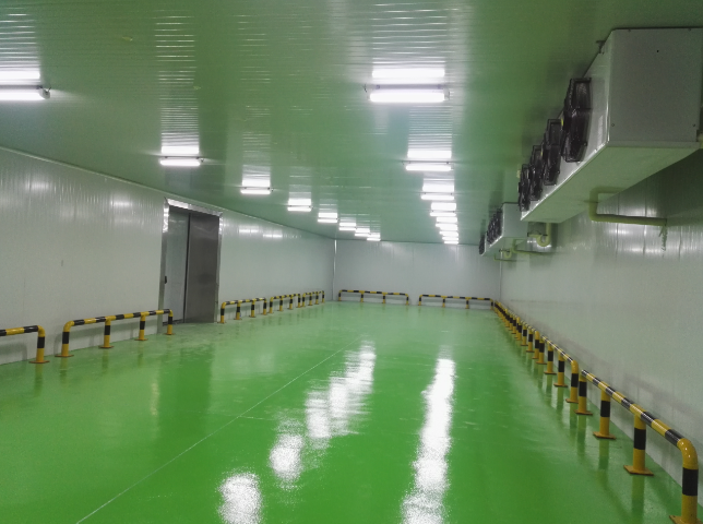 2000噸的-18℃凍庫建設完工現場(chǎng)
